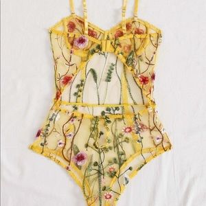 Brand New, Medium, Yellow